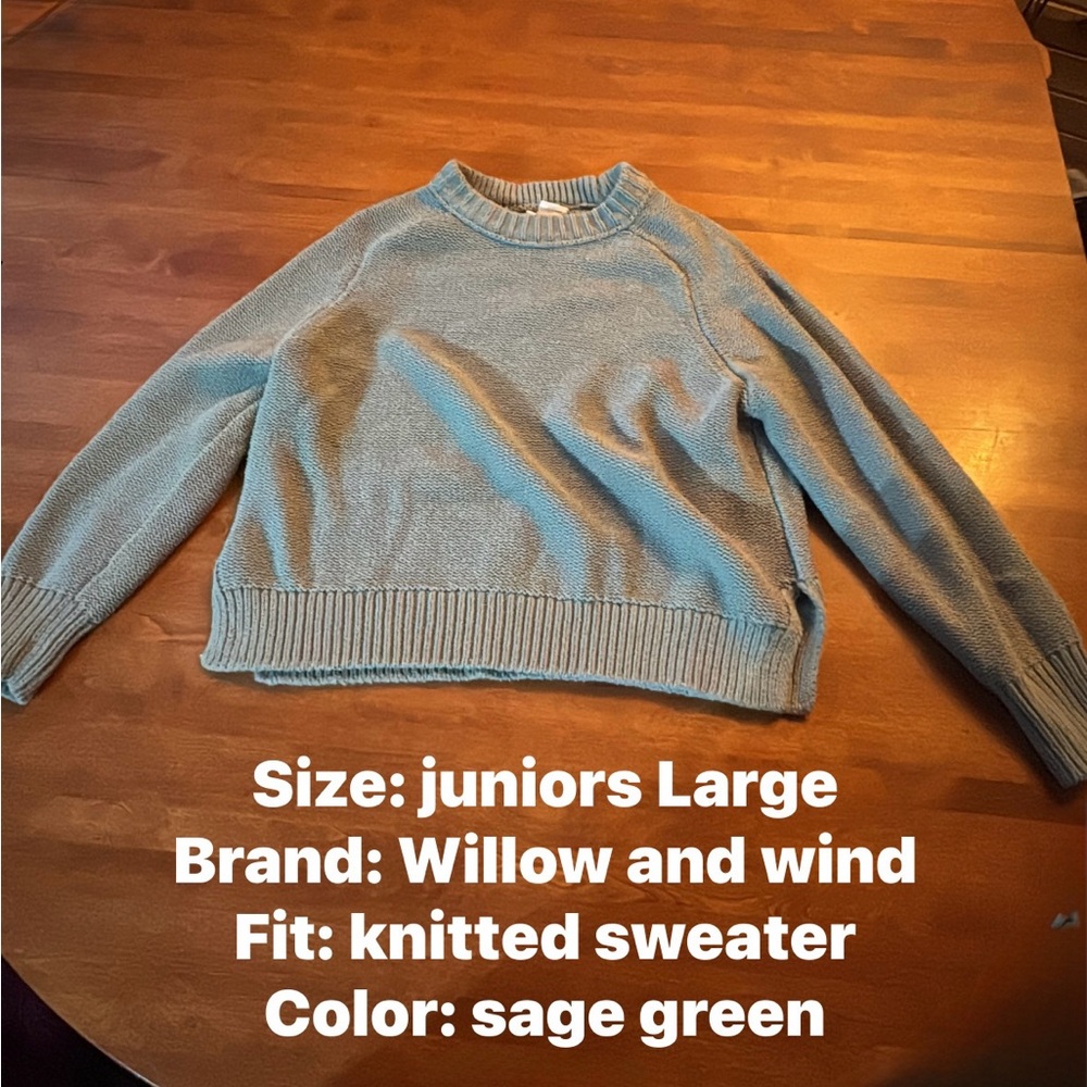 Willow and Wind Women's Sage Green Knitted Sweater